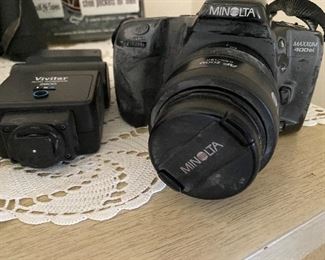 75. Minolta  Auto Pack AF/2 Maxxium 400 si Zoom $12 Vivitar Flash Light $6