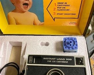 82. Vintage Imperial Instant Load 900 Camera( Sears) with Original Box $6