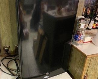 125. GE Mini Fridge..in house arrest..lol..keep in the bedroom!! In the Closet..HIDE the WINE..!! $25
