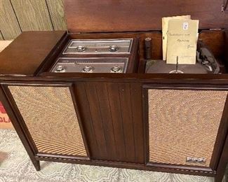 135. Mid Century Zenith AM FM Radio, Stereophonic High Fidelity with Phonograph. WORKS. With Directions, Pamphlet. 44x24 $100