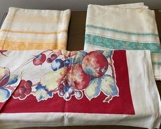 104. 3 Printed Table Linens As Found $8