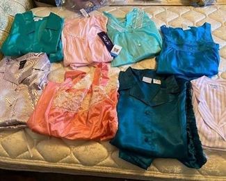 205. 8 Vintage Ladies Pj's $15