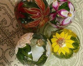 297. Vintage Hand Painted Made in Poland LARGE Flower  Set of 4 Christmas Ornaments. $ 18