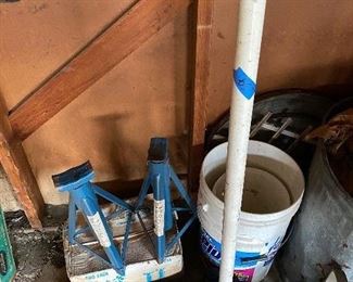 347.  Sears 2 Ton Hydraulic Floor Jack with 2 Jack Stands $65