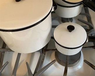 55. Vintage Enamel Cookware Dutch Oven, Sauce Pan/Lid,2 Small Saucepans Entire Set $20