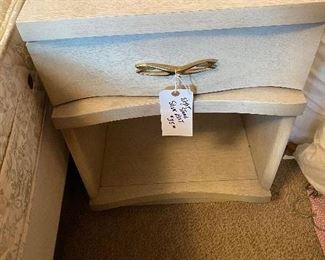 149. Mid Century Starlite Silver Mist Night Stand with Drawer 18x24 $20