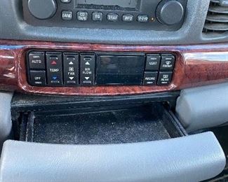 6. Interior. Dash Board. 