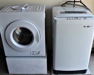 Portable Washer and Dryer/Perfect for an apartment or small space