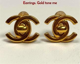 Lot 1040 Pr CHANEL Vintage Double CC Logo Earrings. Gold tone me