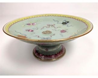 Lot 1084 Antique Chinese Celadon Footed Bowl Taza. 