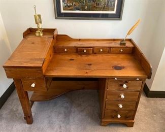 Colonial style desk, very unique https://ctbids.com/#!/description/share/408544