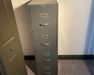 File cabinet 4 drawer https://ctbids.com/#!/description/share/408559