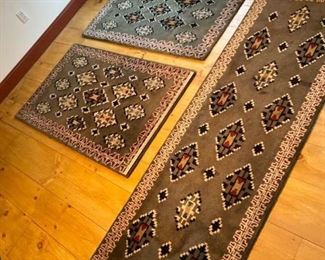 Throw rugs, set of 3 #1 https://ctbids.com/#!/description/share/408560