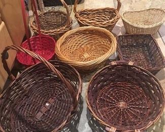 Item #8:  Lot of assorted baskets (9 total): $15