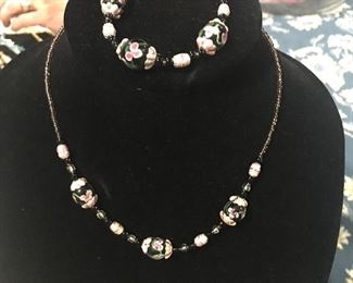 Item #554:  Ladies necklace w/matching bracelet.  Black and pink beads (necklace 16"): $20