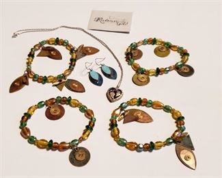 Black Hills Gold Necklace with Bracelet and Earring Set
https://ctbids.com/#!/description/share/409484