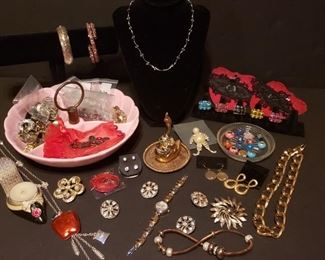 Elephant Watch and Jewelry Items
https://ctbids.com/#!/description/share/409527
