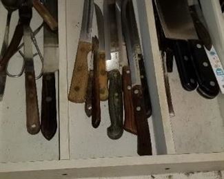 #359 knife drawer lot $10