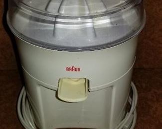 #339 braun juicer $5