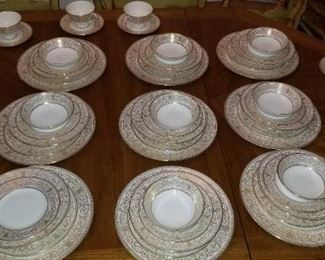 #332 Royal Doulton Sovereign pattern 7 piece service for 9 excellent condition $250