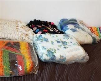 #200 blanket lot$15