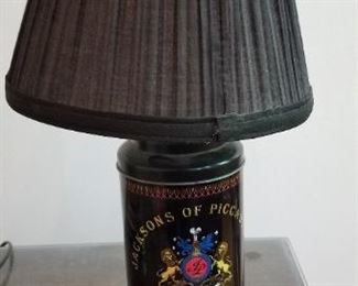 #176 Vintage lamp 15 inches tall $5