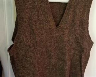 #163 browns of bermuda sweater size small $7