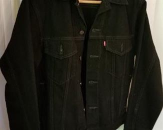 #156 levis jean jacket size small $15