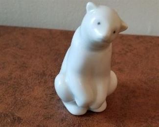 #113 lladro 3 inch polar bear $20