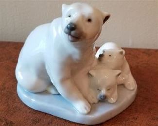 #112 lladro polar bear with cubs 7 wide 5 tall $50