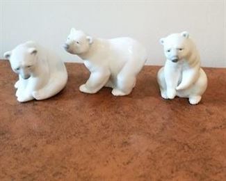 #108 lladro polar bear lot 4 inches tall $75