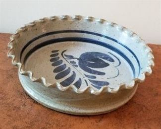 #99 pie crust bowl 9.5 inch diameter $3