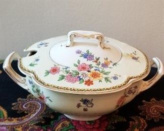 #83 Johnson Bros pareek bowl 8 long 7 wide 4 tall $15
