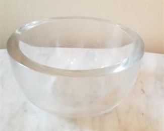 #78 thick glass bowl 5 inch diameter $5