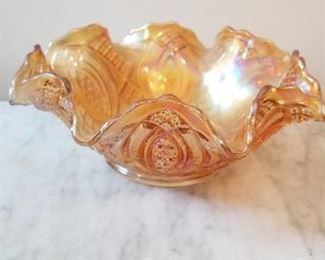 #59 fenton glass bowl 9 diameter 4 inches tall. $10