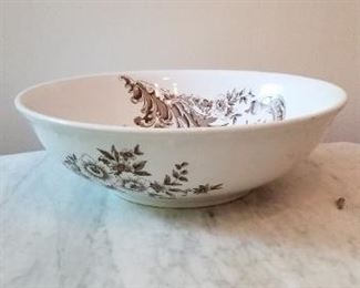 #49 maddocks washbowl 14 inch diameter. $5