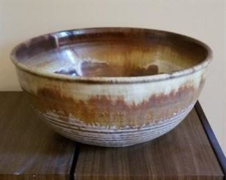 #14 handmade pottery bowl 11.5 diameter x 5.5 tall. $10