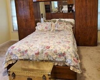 Vintage bed wall unit