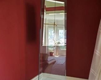 very unusual mirrored clock