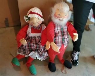 Large Anna Lee Christmas sant and Mrs claus