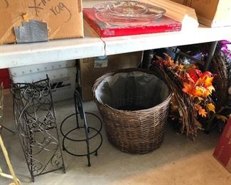 Wine holder, Plate holder, Baskets and Wreaths 