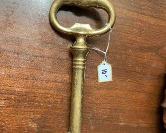 Lg Brass key $10.