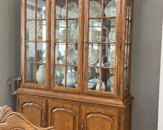 Drexel Dining room Lighted China cabinet  GREAT CONDITION!! 