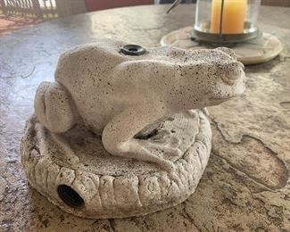 Cement frog sprinkler 