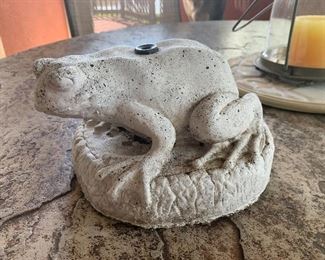 Cement frog sprinkler 