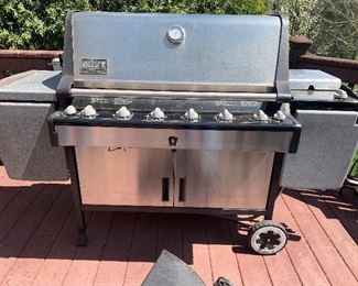 Natural gas Weber grill  - as is - needs a new ignition 