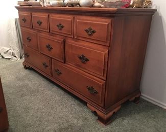 Early American solid wood dresser draws match the double bed. Very good condition. 