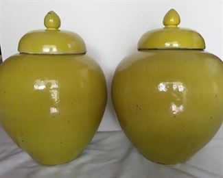 Pair Qing Dynasty Monochrome Yellow Glaze Covered Jars
