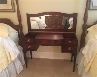 Vintage dressing table with open lift top mirror
