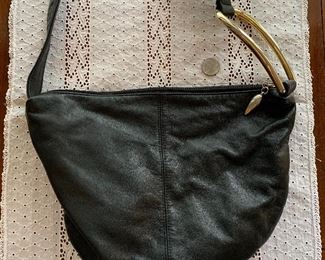 Lot B12 - Black Leather Purse, $12